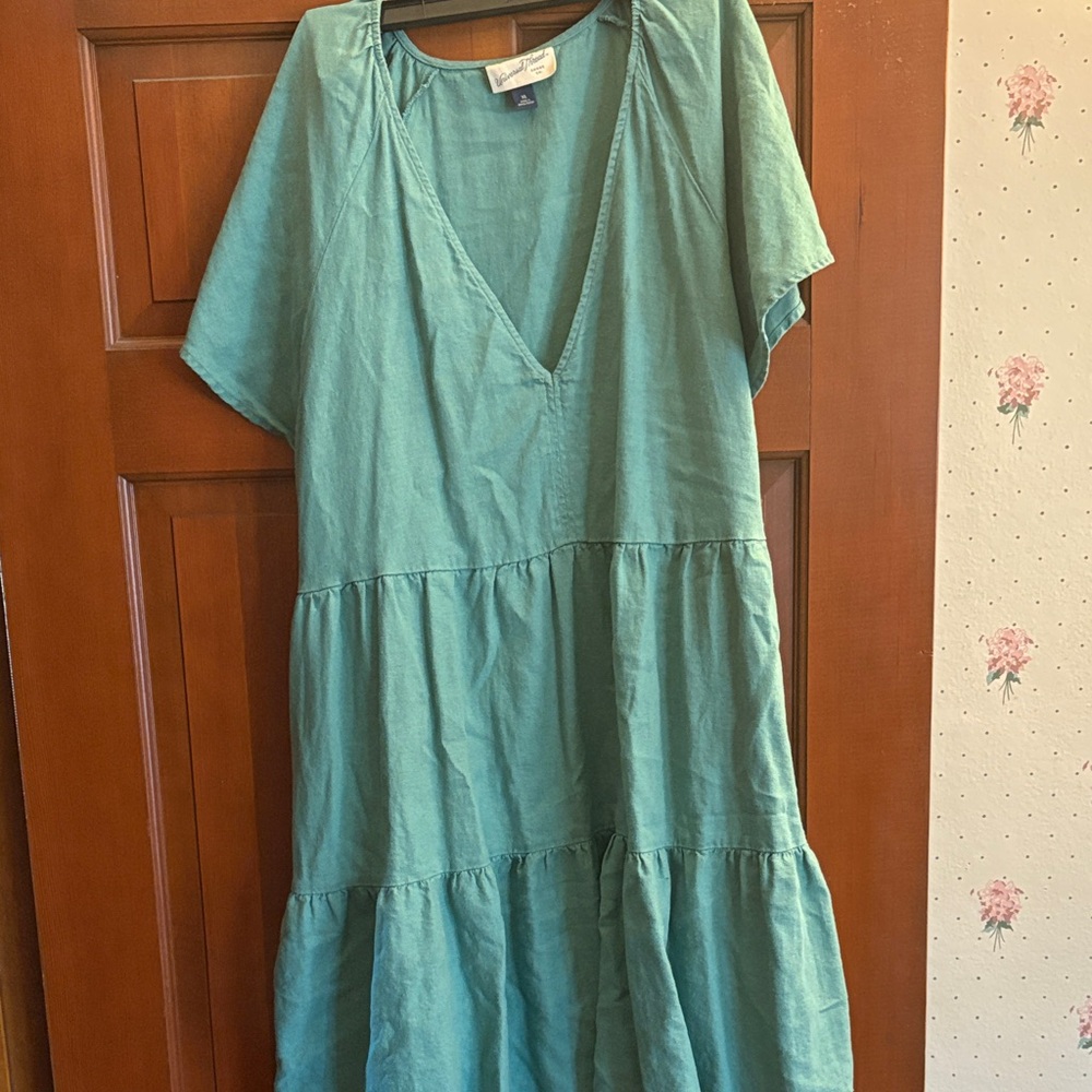 Universal Thread Sage Green V-Neck Dress
